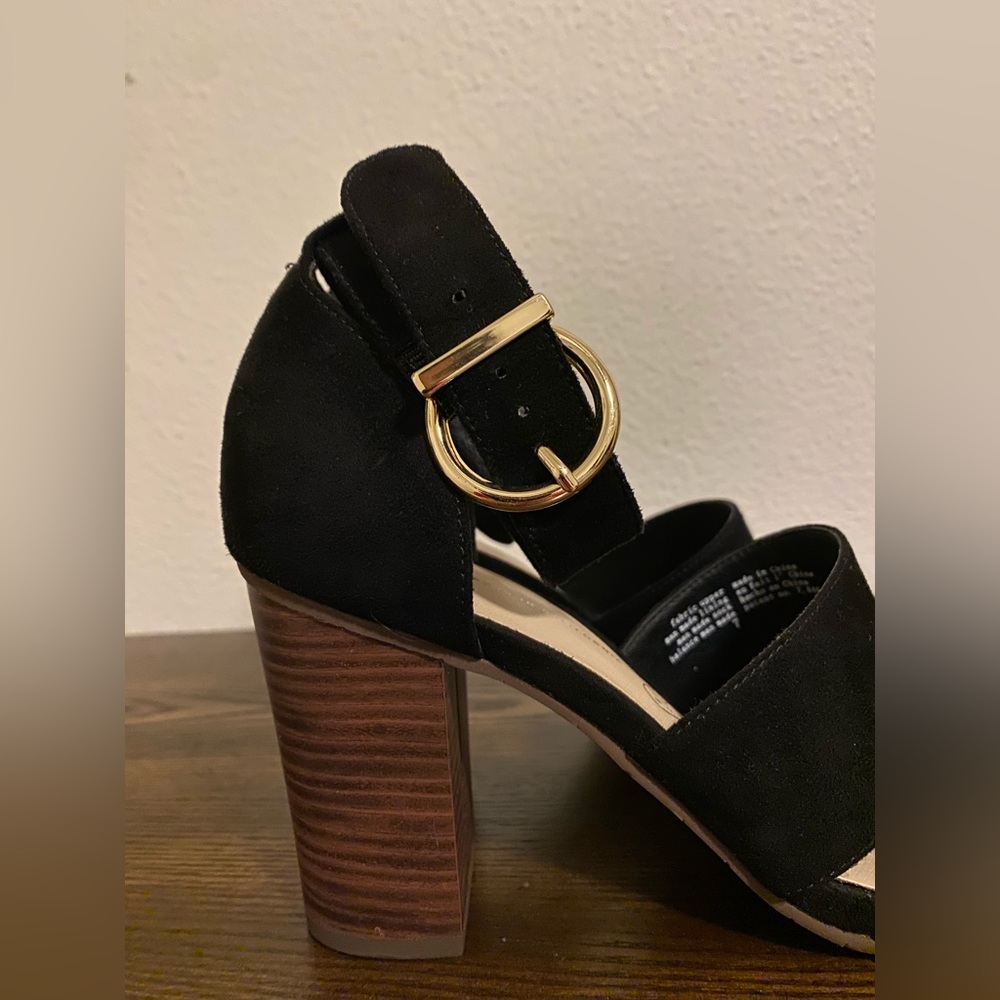 BC Footwear Empowering Sandal in Black - Picture 5 of 6